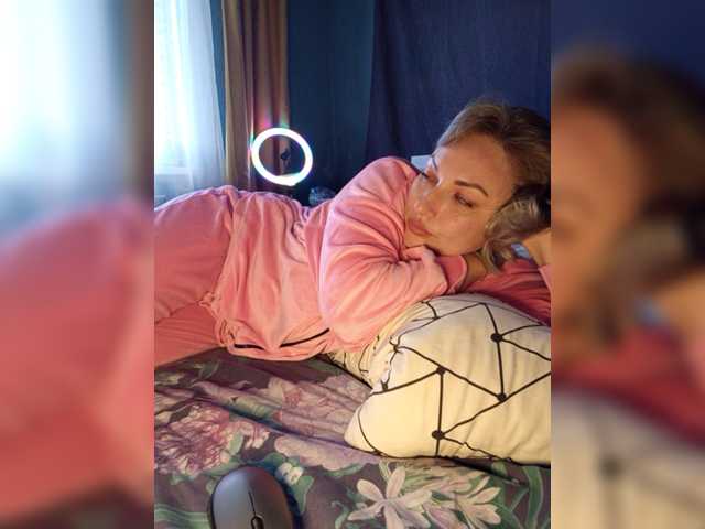 Tanysha-1 live cam on BongaCams