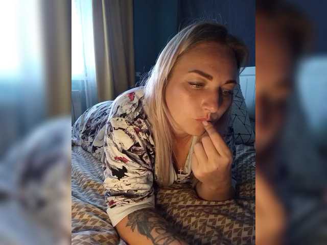 Tanysha-1 live cam on BongaCams