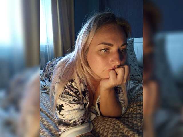 Tanysha-1 live cam on BongaCams