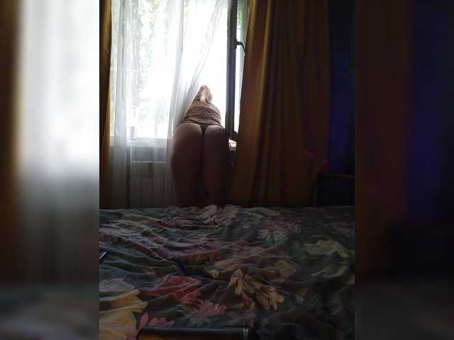 Tanysha-1 live cam on BongaCams