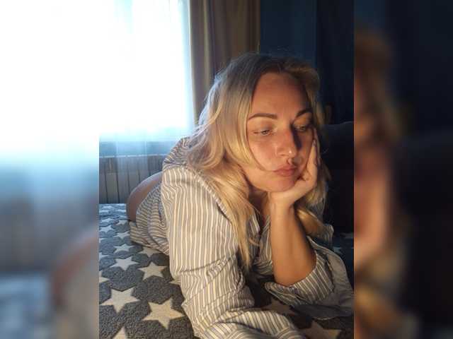 Tanysha-1 live cam on BongaCams