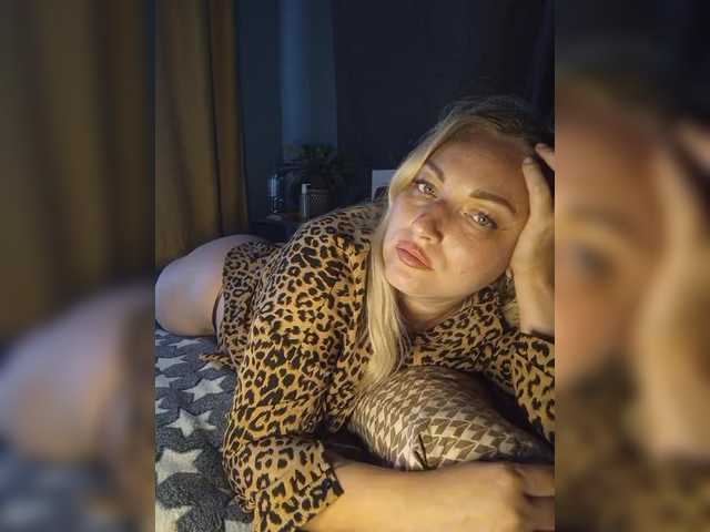 Tanysha-1 live cam on BongaCams