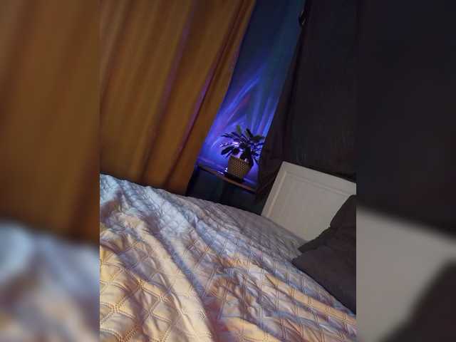 Tanysha-1 live cam on BongaCams