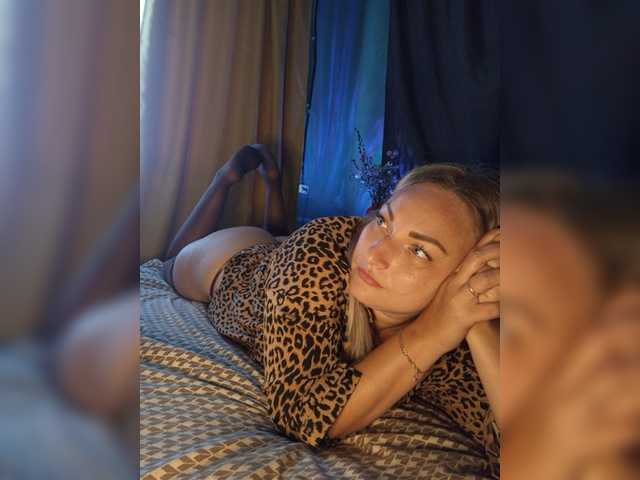 Tanysha-1 live cam on BongaCams