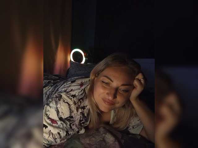 Tanysha-1 live cam on BongaCams