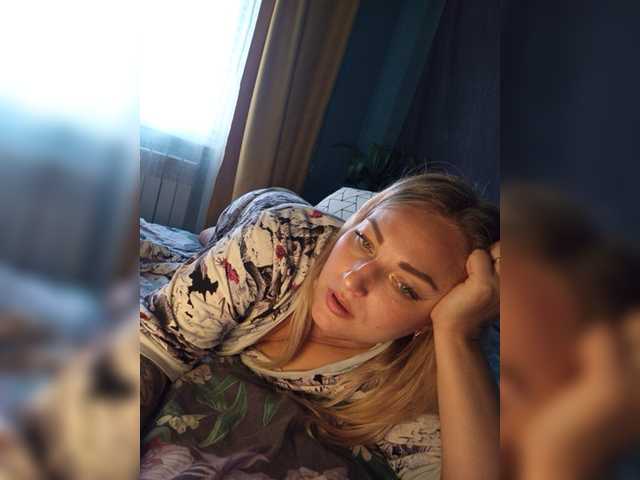 Tanysha-1 live cam on BongaCams
