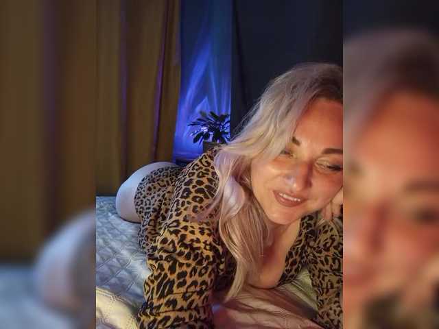 Tanysha-1 live cam on BongaCams
