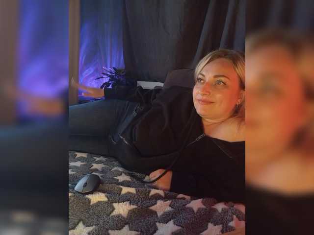 Tanysha-1 live cam on BongaCams