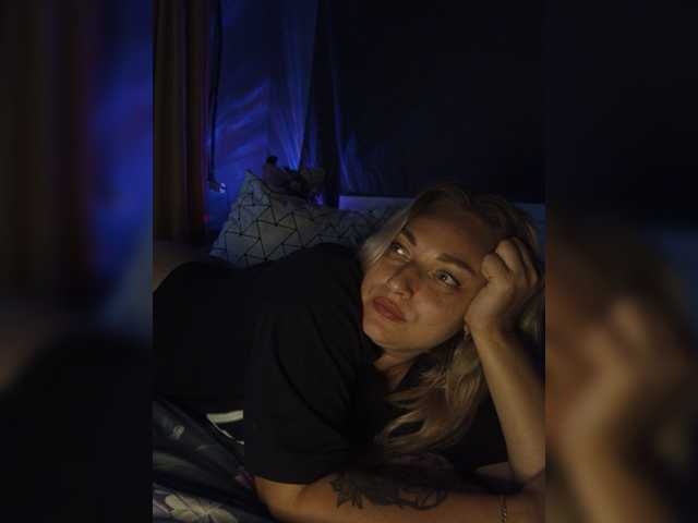 Tanysha-1 live cam on BongaCams