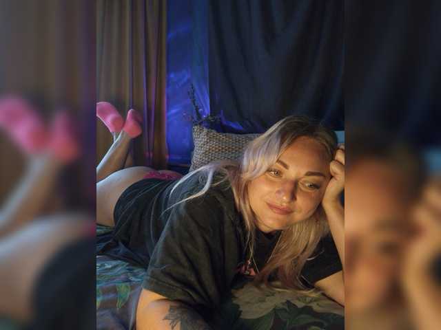Tanysha-1 live cam on BongaCams