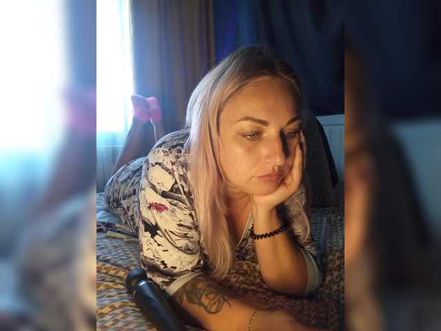 Tanysha-1 live cam on BongaCams