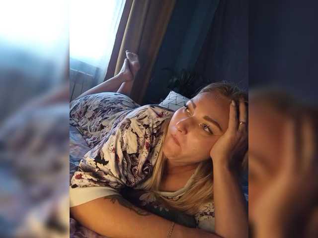 Tanysha-1 live cam on BongaCams