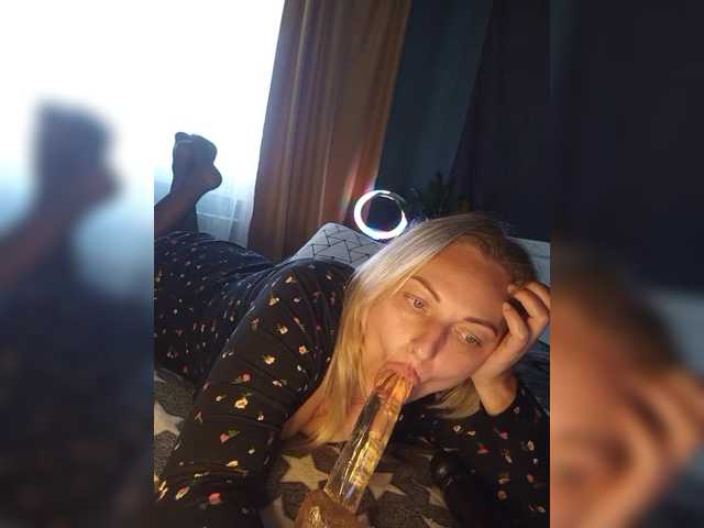 Tanysha-1 live cam on BongaCams
