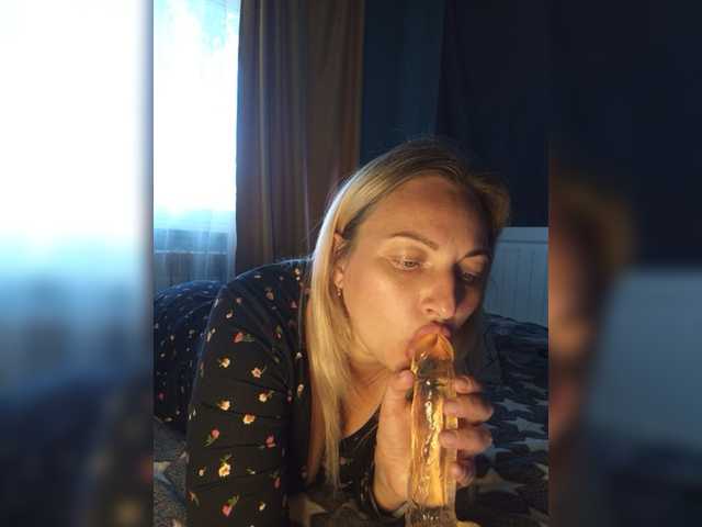 Tanysha-1 live cam on BongaCams
