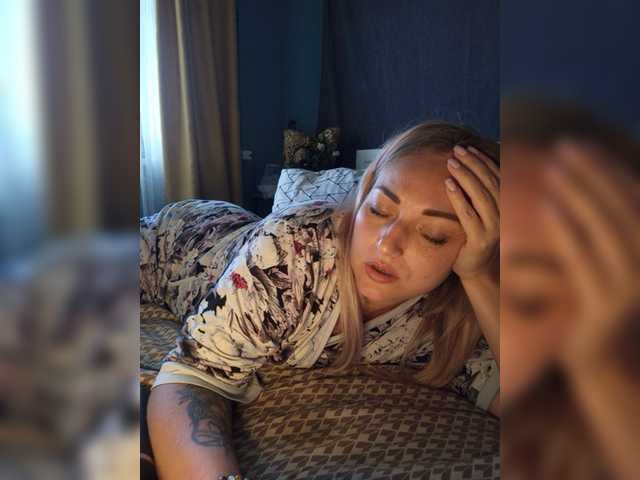 Tanysha-1 live cam on BongaCams