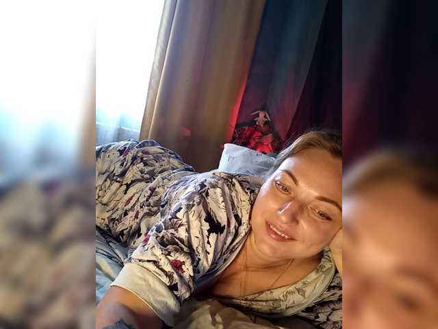 Tanysha-1 live cam on BongaCams