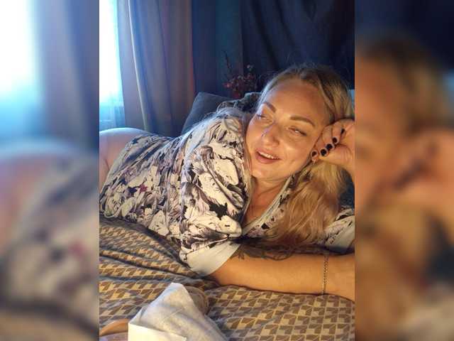 Tanysha-1 live cam on BongaCams