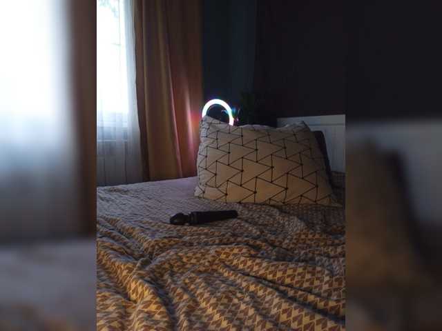 Tanysha-1 live cam on BongaCams