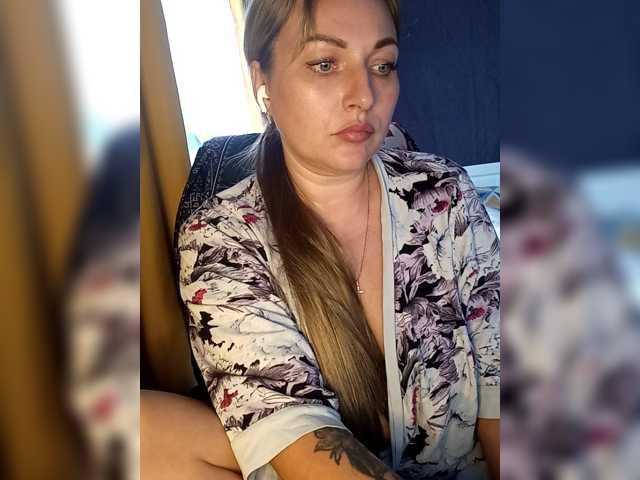 Tanysha-1 live cam on BongaCams