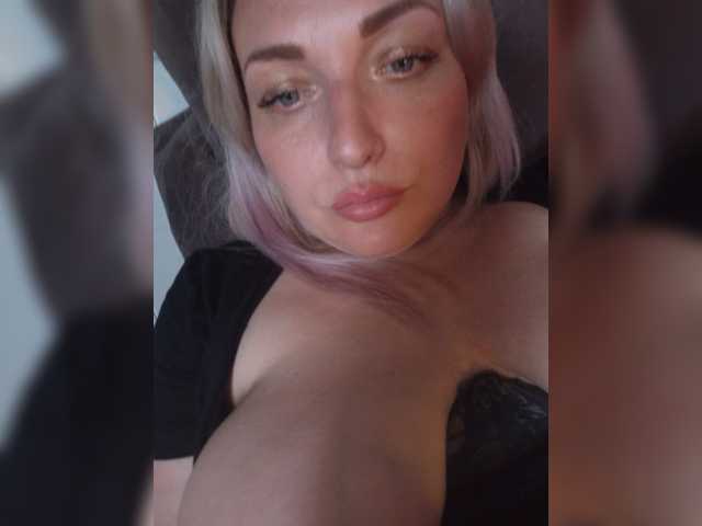go to chat with Tanysha-1