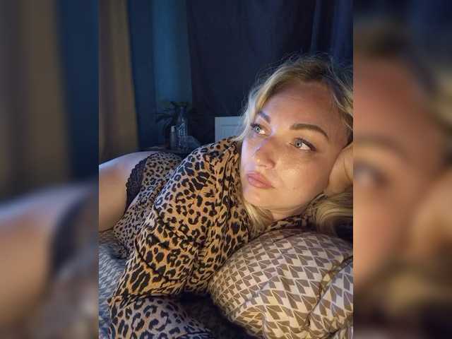 Tanysha-1 live cam on BongaCams