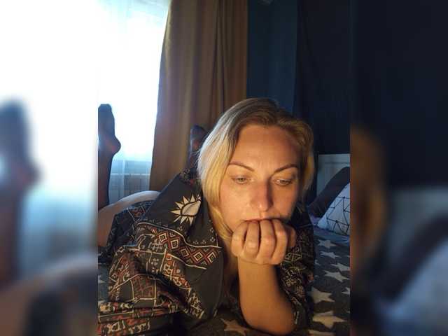 Tanysha-1 live cam on BongaCams