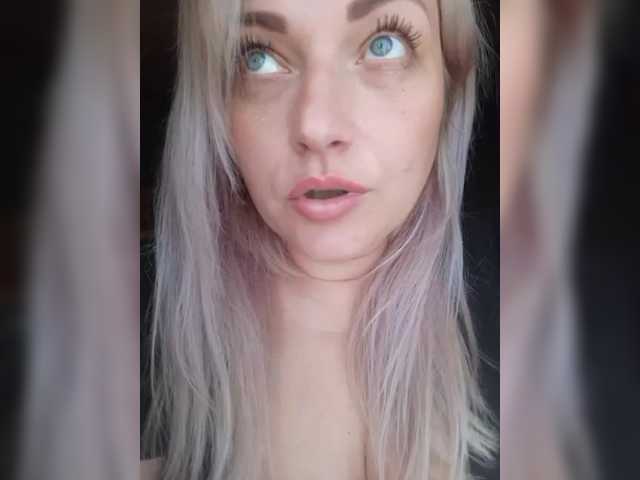 Tanysha-1 live cam on BongaCams