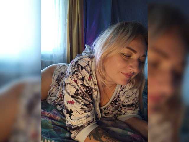 Tanysha-1 live cam on BongaCams