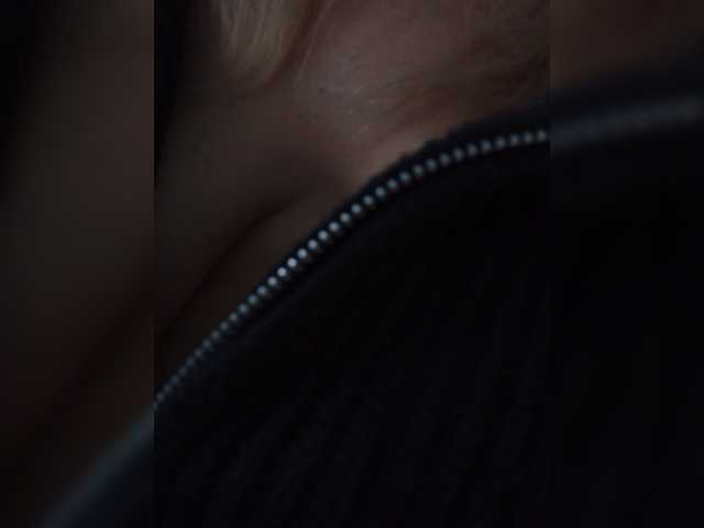 Tanysha-1 live cam on BongaCams