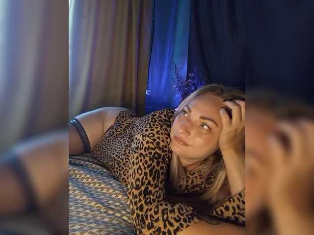 Tanysha-1 live cam on BongaCams