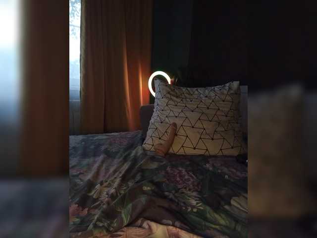 Tanysha-1 live cam on BongaCams