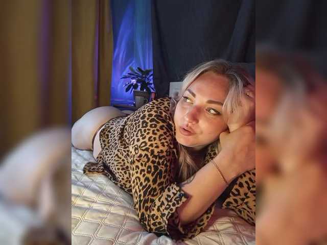 Tanysha-1 live cam on BongaCams