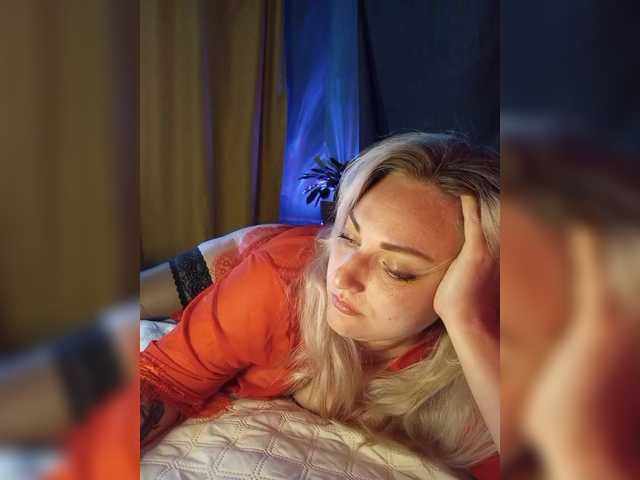 Tanysha-1 live cam on BongaCams