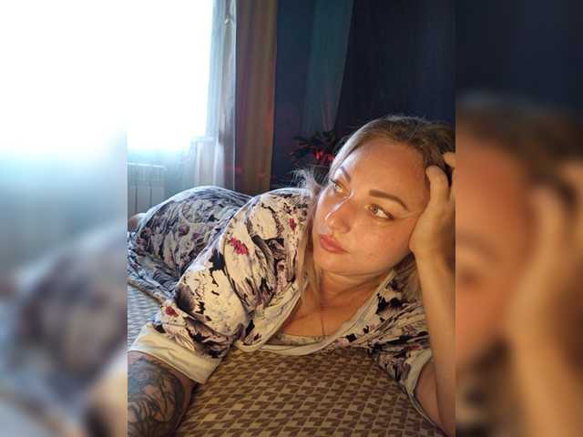 Tanysha-1 live cam on BongaCams