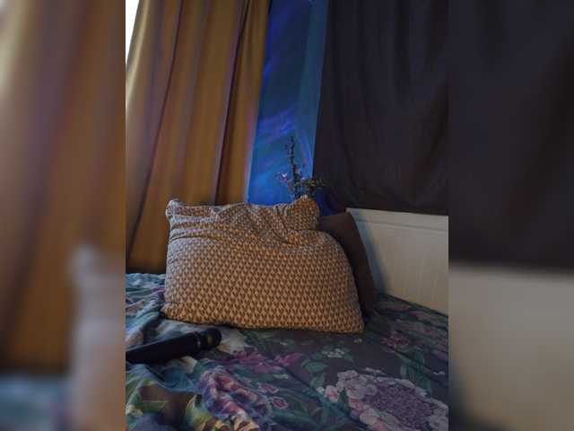 Tanysha-1 live cam on BongaCams