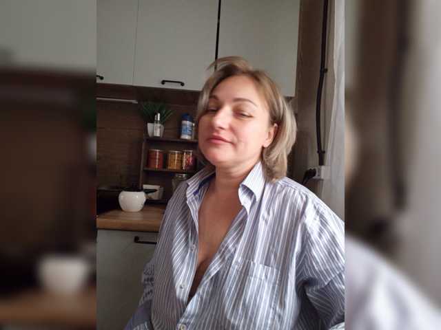 Tanysha-1 live cam on BongaCams
