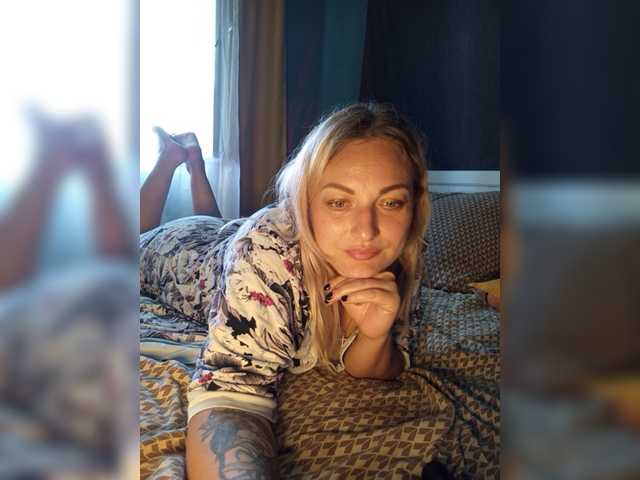 Tanysha-1 live cam on BongaCams