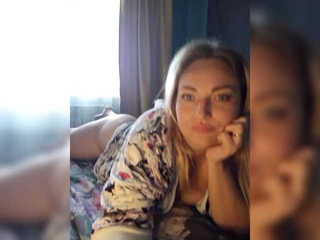 Tanysha-1 live cam on BongaCams
