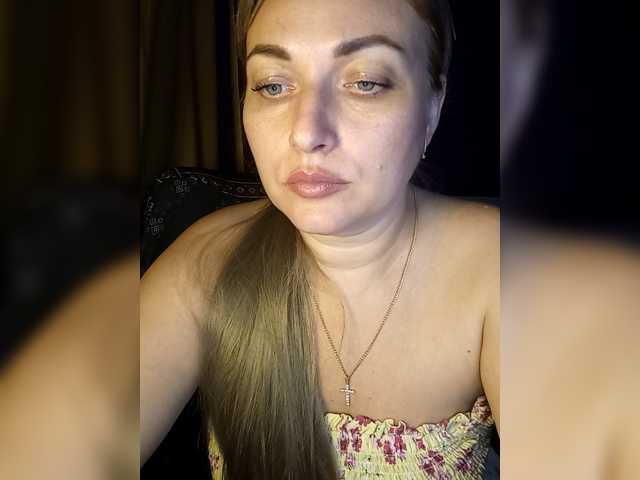 Tanysha-1 live cam on BongaCams