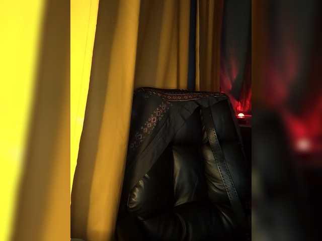 Tanysha-1 live cam on BongaCams