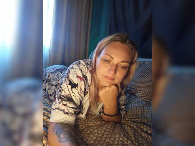Tanysha-1 live cam on BongaCams