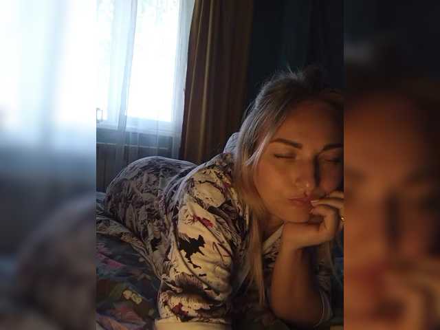 Tanysha-1 live cam on BongaCams
