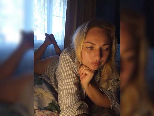 Tanysha-1 live cam on BongaCams