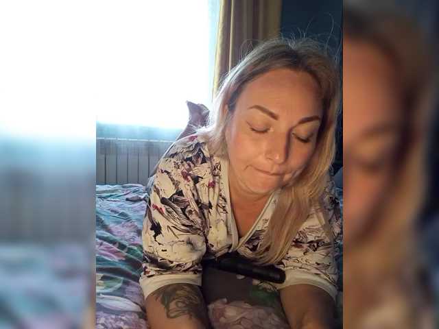 Tanysha-1 live cam on BongaCams