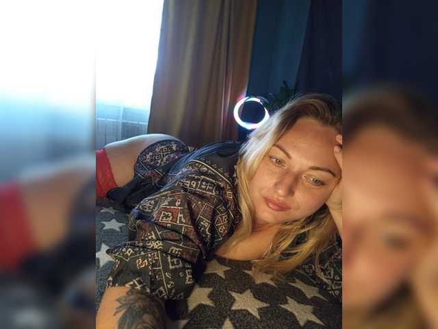 Tanysha-1 live cam on BongaCams