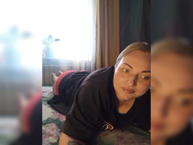 Tanysha-1 live cam on BongaCams