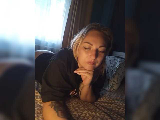 Tanysha-1 live cam on BongaCams