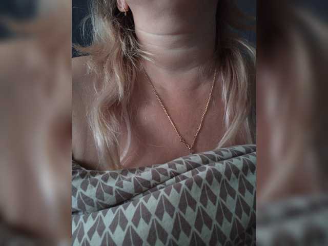 Tanysha-1 live cam on BongaCams