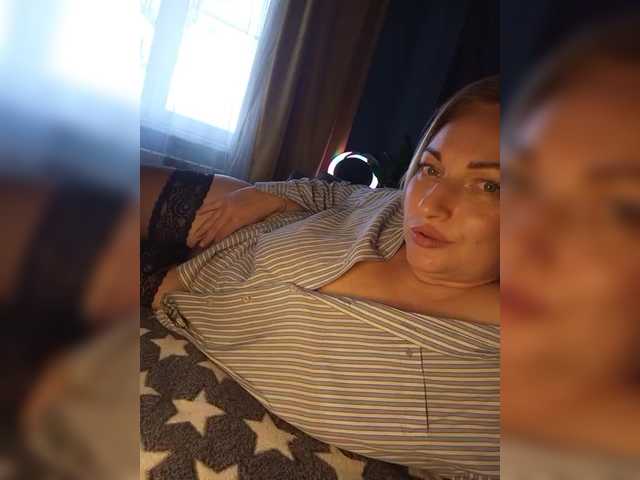 Tanysha-1 live cam on BongaCams