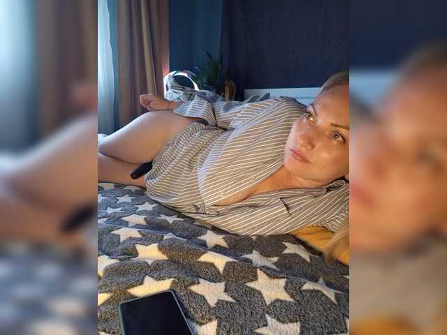 Tanysha-1 live cam on BongaCams